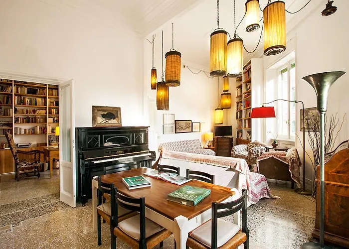 Wanderlust - Fromhometorome Apartment *